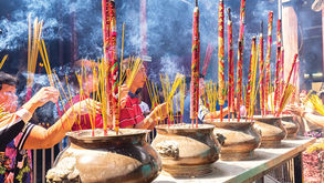 Tìm hiểu về văn hóa thắp hương trong đời sống tâm linh người Việt